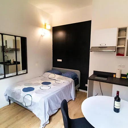 Apartment Saint Jacques, *