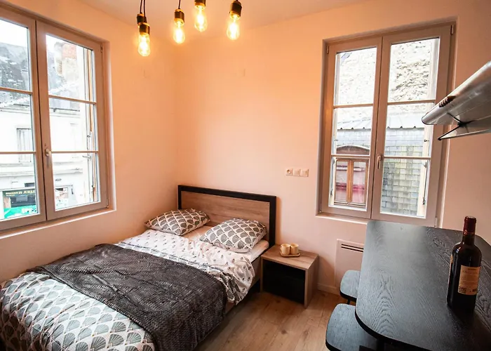 Saint Jacques, * Chatellerault