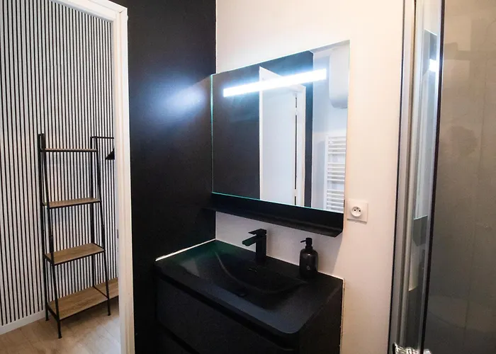 Saint Jacques, Apartment